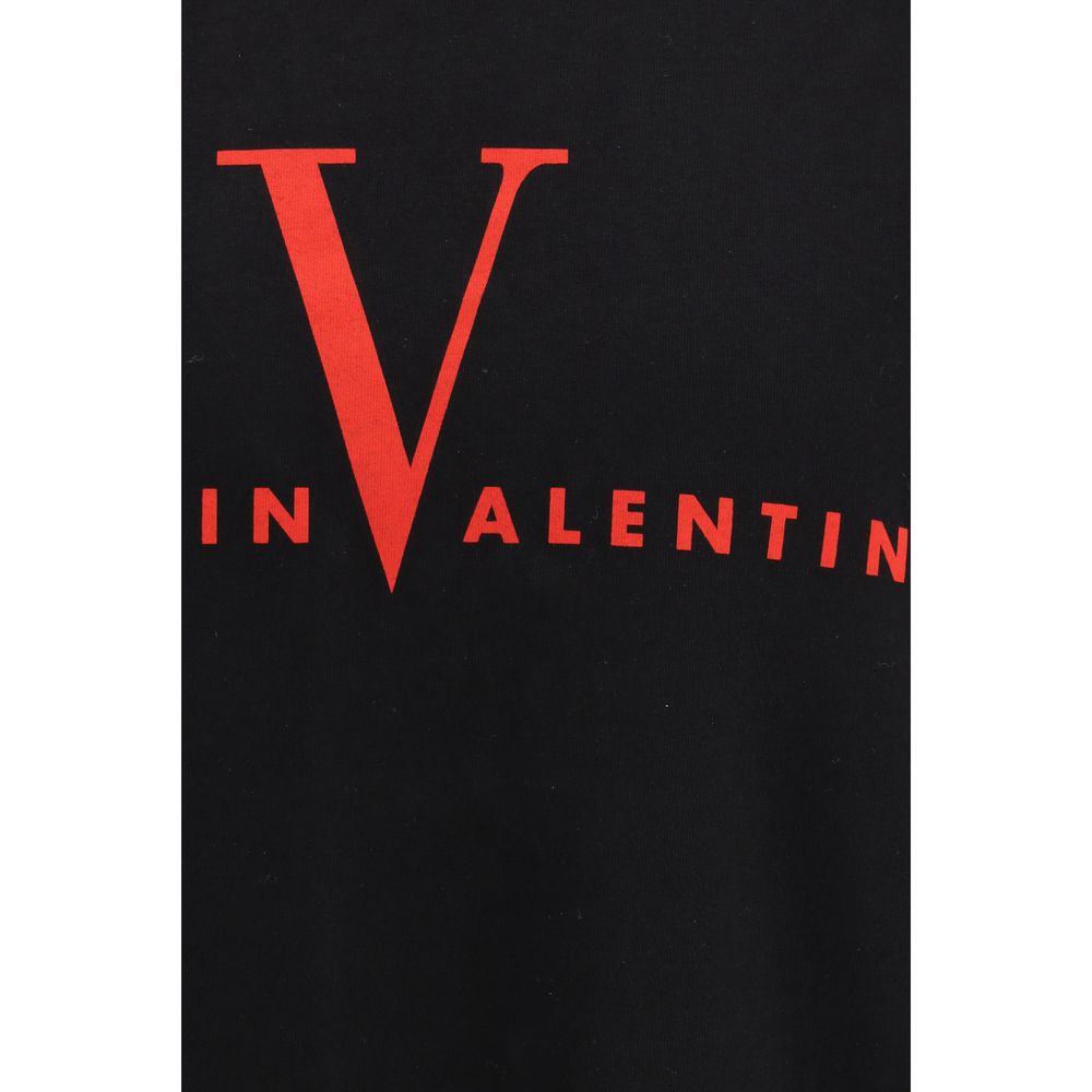 T-Shirt by Valentino Garavani for men in cotton black & print showcases a fashionable silhouette, elegantly detailed with a fashionable and for a sophisticated, high-fashion look.