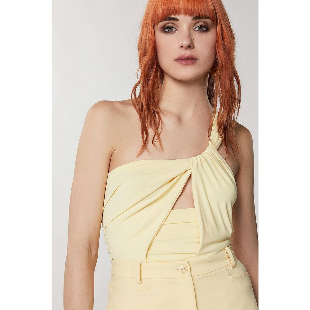 Tank Top by Patrizia Pepe for women in stretch nylon & acetate yellow showcases a meticulous silhouette, artfully finished with a meticulous and for a sophisticated, meticulous look.