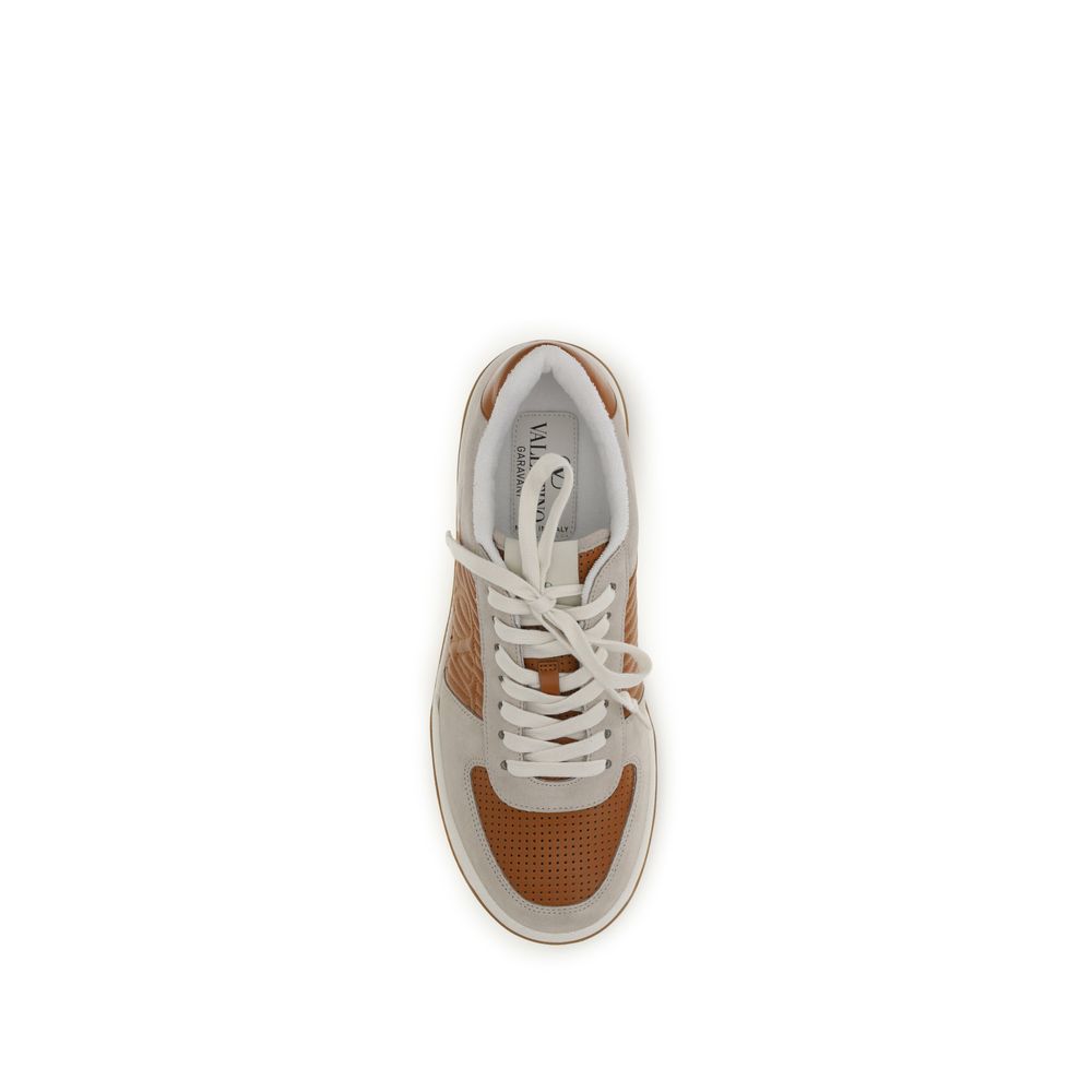 Athletic Sneakers Valentino Garavani men nappa bos taurus calf leather multicolor & signature featuring a avant-garde V Logo Men's Athletic Nappa Bos Taurus Calf Leather Sneakers design with a avant-garde athletic style for a refined finish.