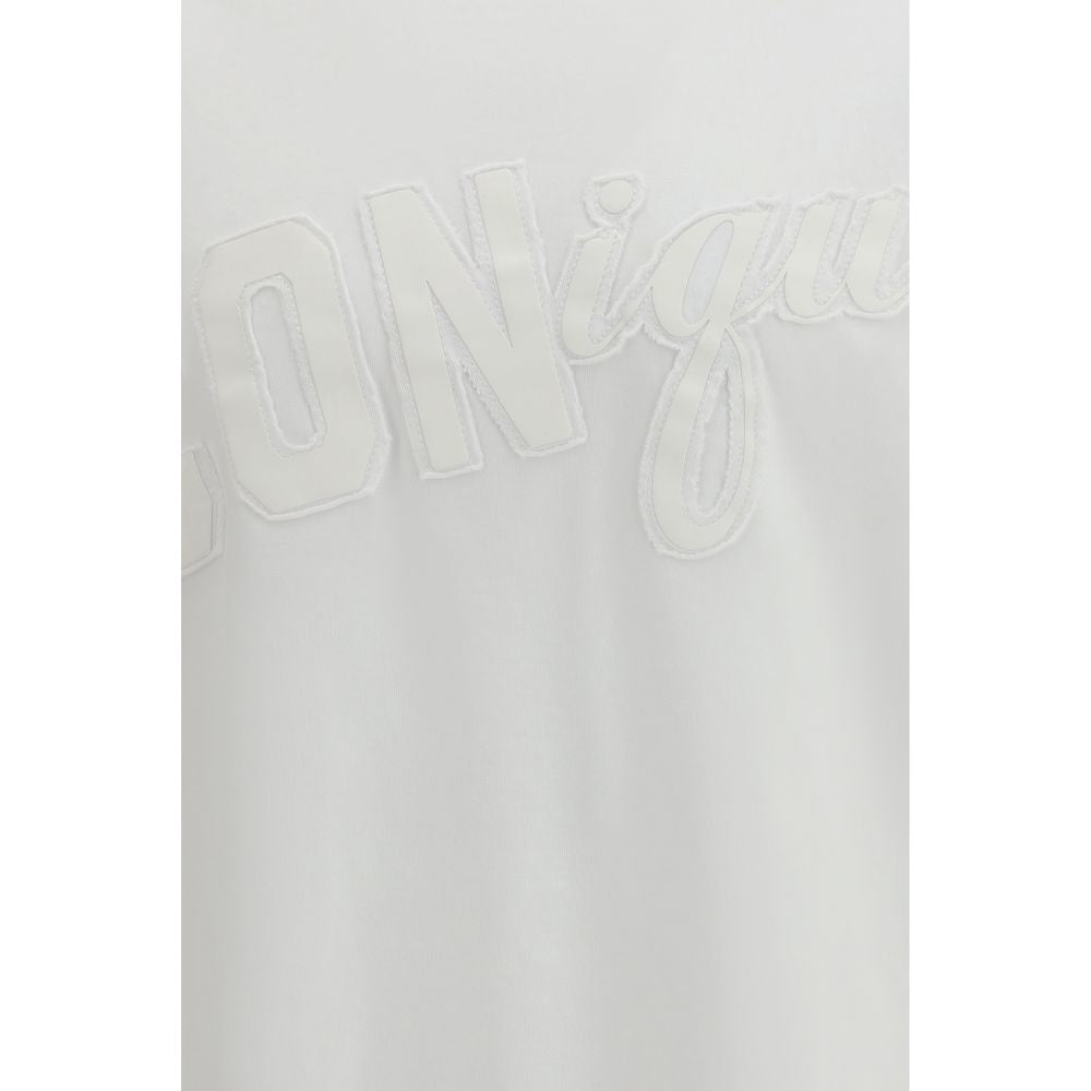 T-Shirt by Dsquared² for men in cotton white & print features an edgy silhouette, meticulously detailed with a sophisticated and for a truly edgy finish.
