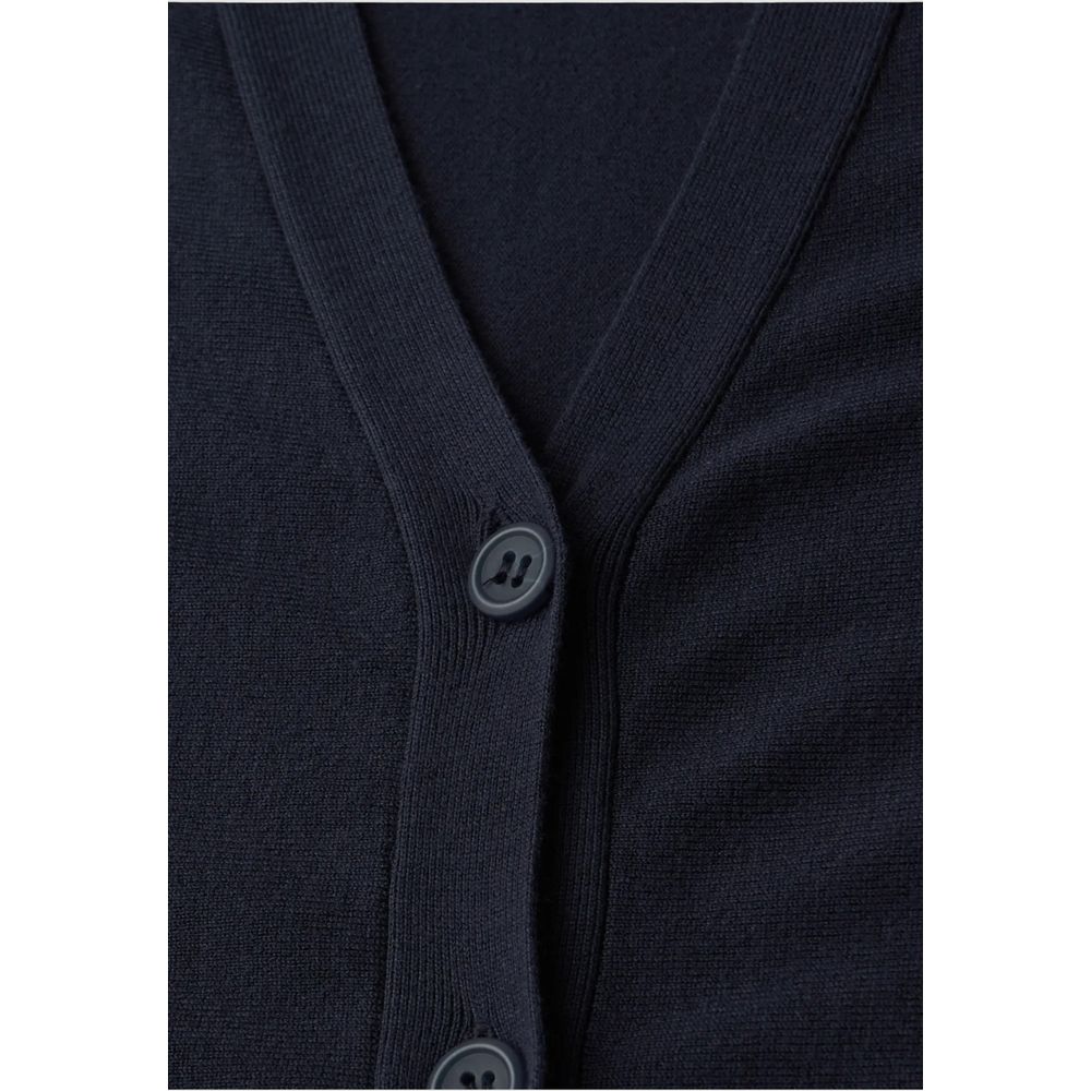 Cardigan by Street One for women in polyamide viscose blue presents a textural silhouette, artfully finished with a textural and for a sophisticated, textural look.