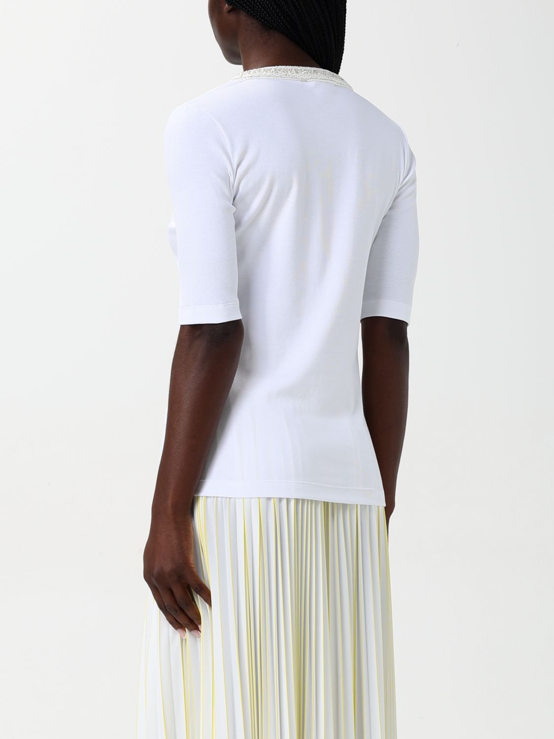 T-Shirt by Fabiana Filippi for women in cotton white features a plush silhouette, showcasing a sophisticated and for a truly plush finish.