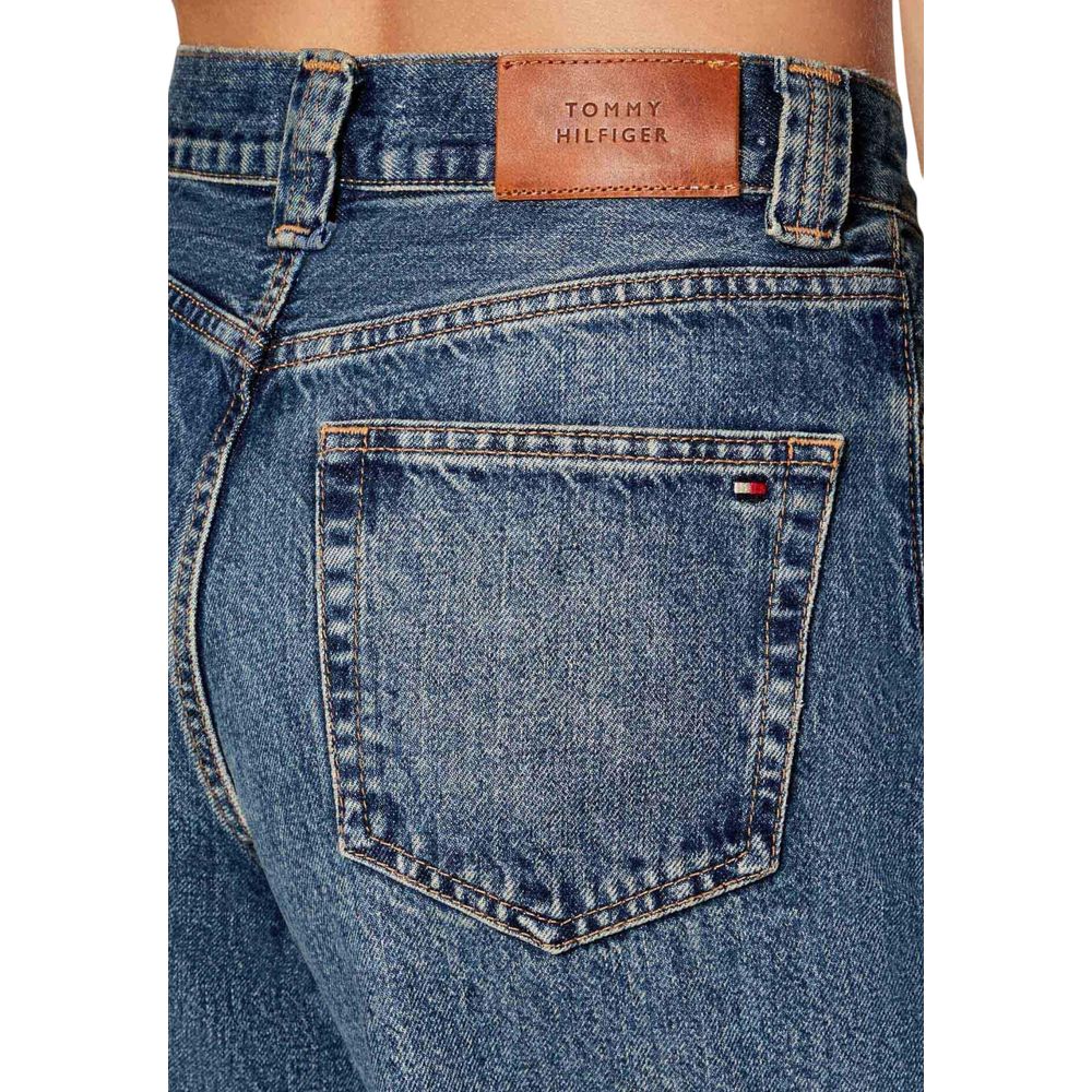 Jeans by Tommy Hilfiger for women in denim cotton blue features an sophisticated high rise and relaxed-fit & wide with a precise long, creating a sophisticated and sophisticated silhouette.