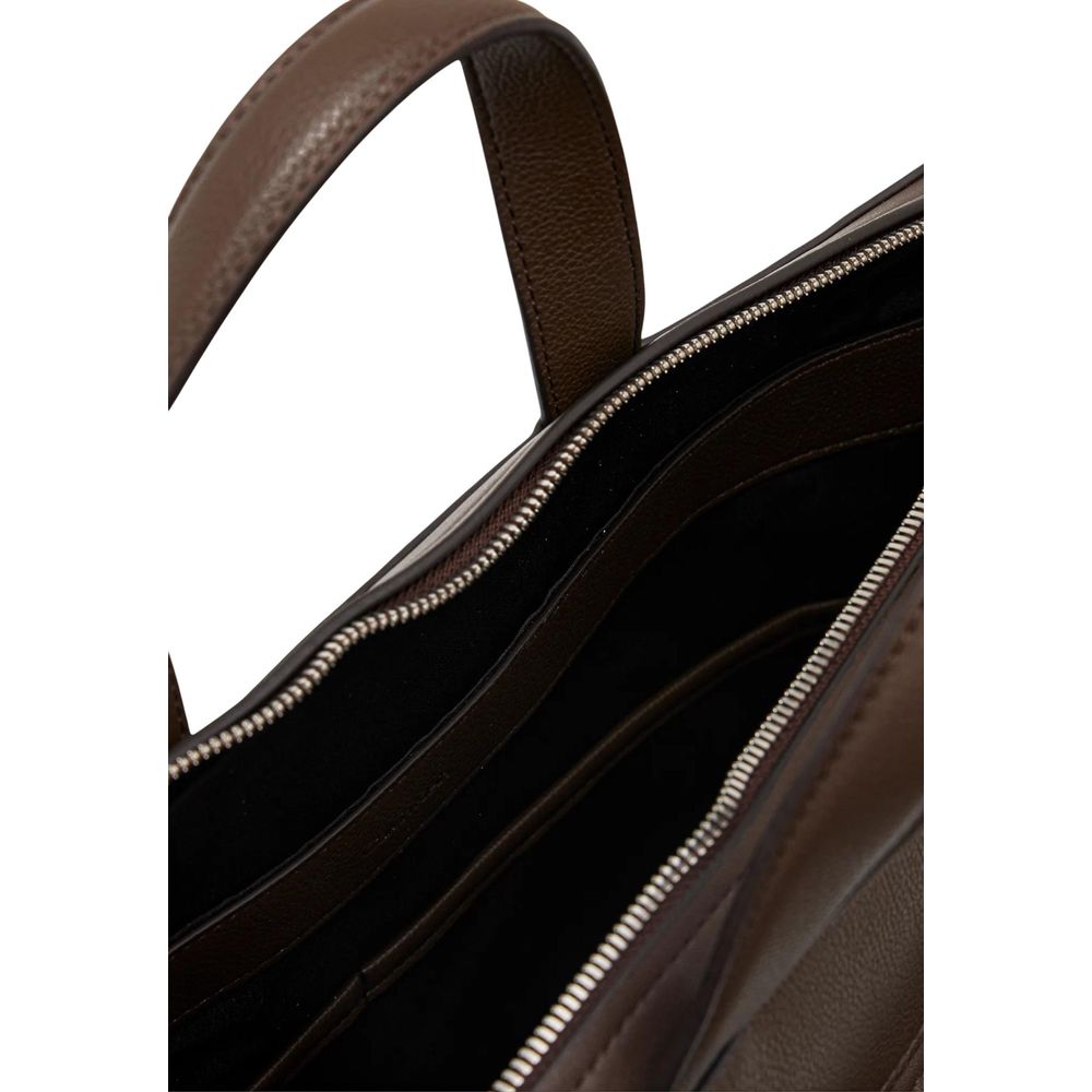 Briefcase by Calvin Klein for men in polyester polyurethane & polyethylene brown presents a architectural silhouette, perfectly capturing the Polyester Polyurethane & Polyethylene Briefcase aesthetic with a secure zipper, ample laptop-compartment, and versatile shoulder-strap, adjustable-strap, detachable-strap & handle.