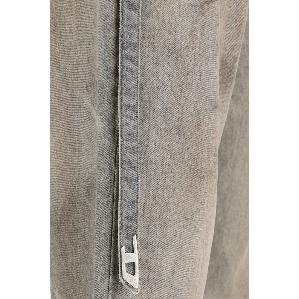 Jeans by Diesel for women in denim cotton gray features an refined tailoring silhouette, showcasing a premium regular-fit & slim with a high rise and long cut for a refined tailoring look.