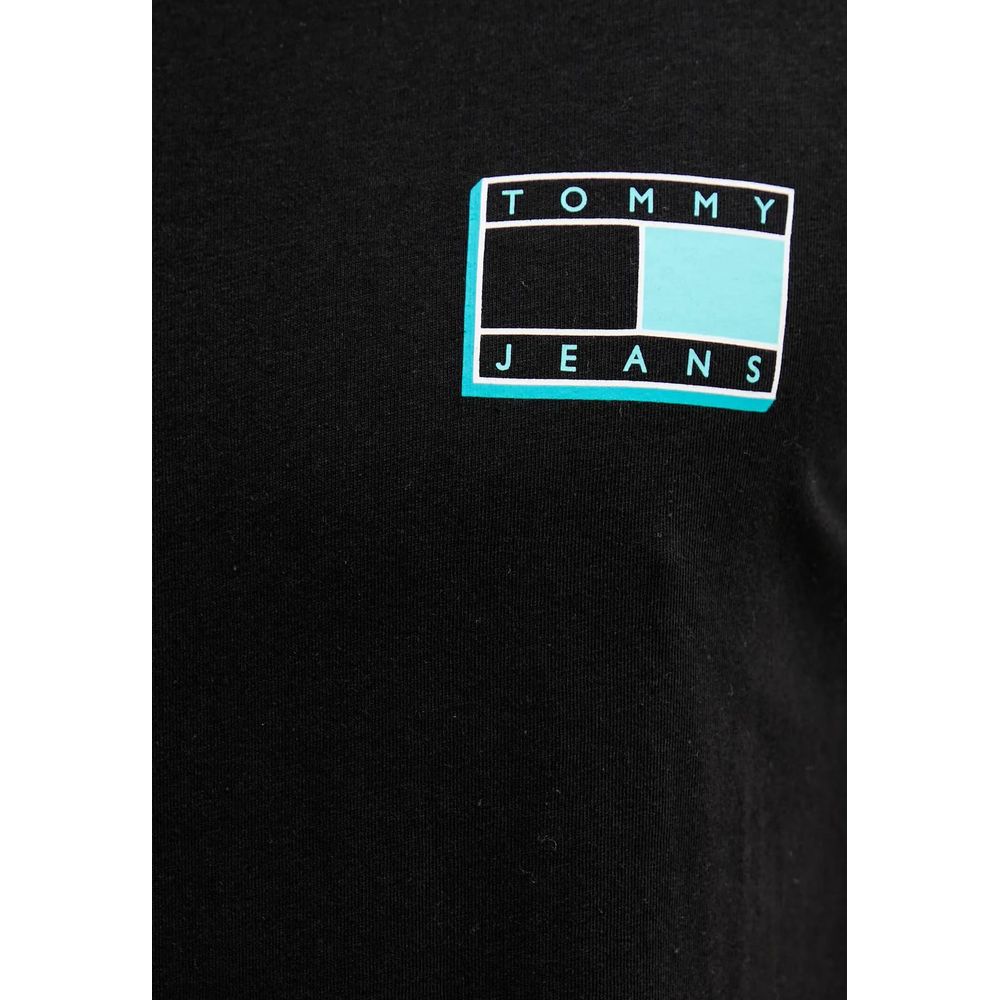 T-Shirt by Tommy Hilfiger Jeans for men in cotton black showcases a fashionable silhouette, elegantly detailed with a fashionable and for a sophisticated, high-fashion look.