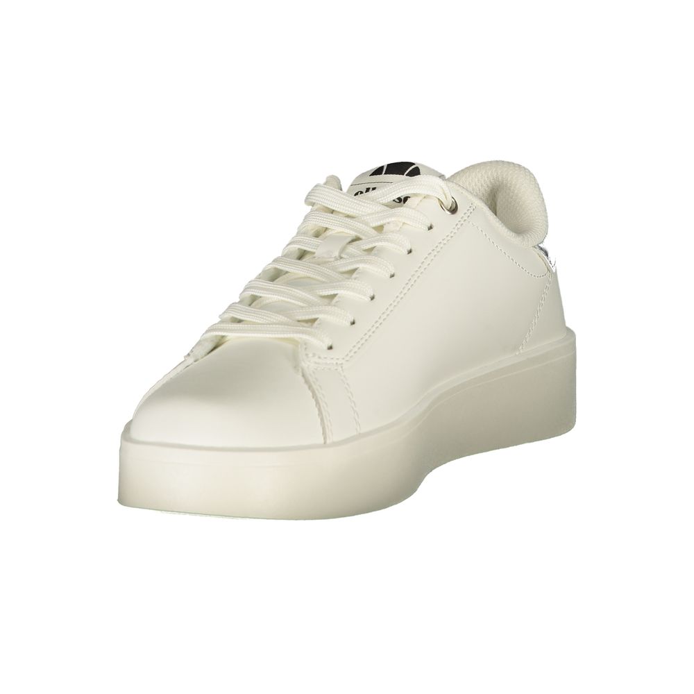 Athletic Sneakers Ellesse women polyester & polyurethane silver & white featuring a avant-garde Women's Athletic Polyester & Polyurethane Sneakers design with a avant-garde athletic style for a refined finish.