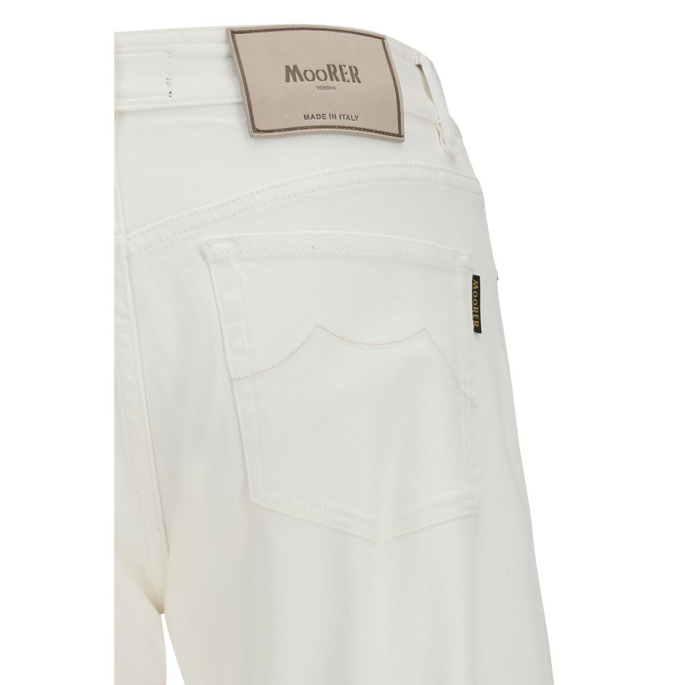 Jeans by MooRER for men in stretch denim cotton white features an refined tailoring silhouette, showcasing a premium straight-leg & regular-fit with a and long cut for a refined tailoring look.