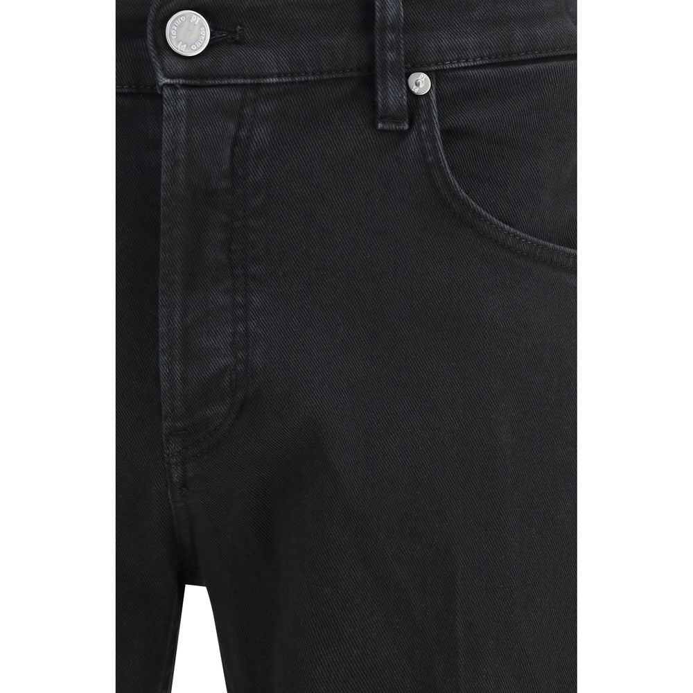 Jeans by PT Torino for men in stretch denim cotton black features an sophisticated and tapered-leg & regular-fit with a precise long, creating a sophisticated and sophisticated silhouette.