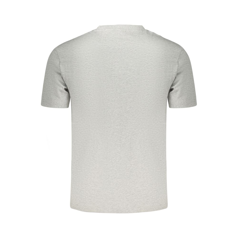 T-Shirt by Napapijri for men in cotton gray & print showcases a chic silhouette, artfully detailed with a chic crew neckline and for a chic finish.