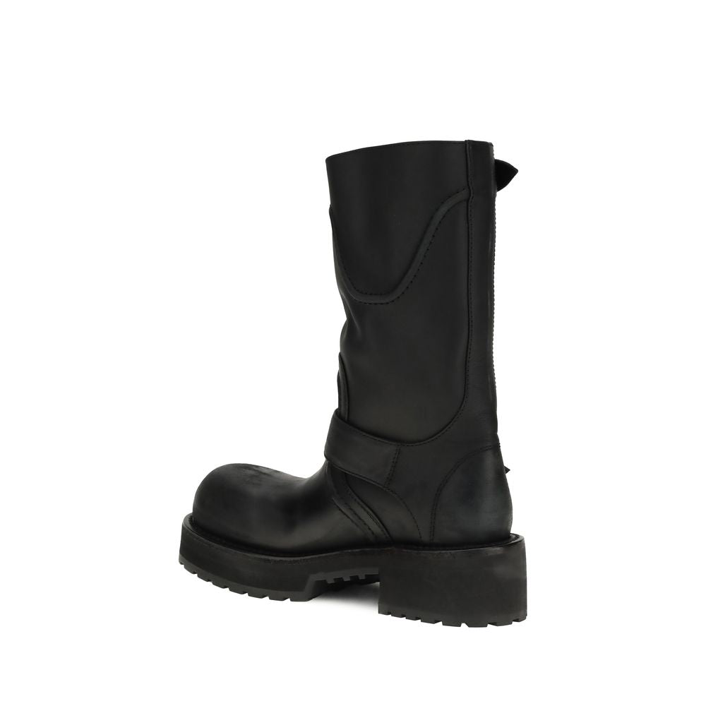 Lace-Up Strap Boots by Balenciaga for women in bos taurus calf leather black showcases a impeccable silhouette as Women's Bos Taurus Calf Leather Lace-Up Strap Boots, artfully defined by a impeccable and a impeccable round toe style.