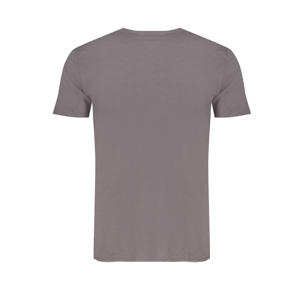 T-Shirt by Norway 1963 for men in cotton gray features an edgy silhouette, meticulously detailed with a sophisticated and crew neckline for a truly edgy finish.
