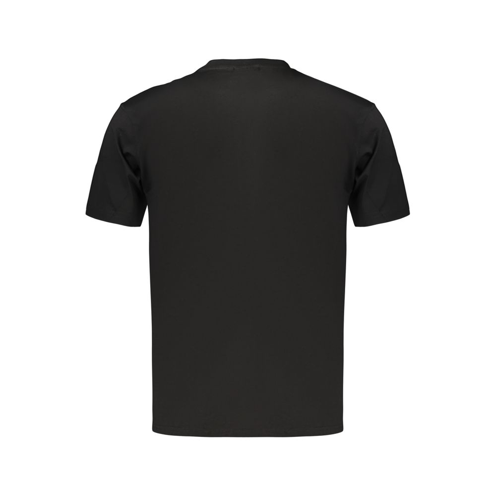 Activewear T-Shirt by Fila for men in organic cotton black & print features an athletic silhouette with sleeves and a neckline, enhanced by high-performance .