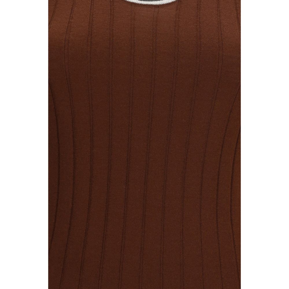 T-Shirt by Brunello Cucinelli for women in cashmere bordeaux showcases a fashionable silhouette, elegantly detailed with a fashionable and for a sophisticated, high-fashion look.