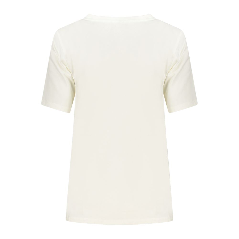 T-Shirt by North Sails for women in cotton white & print showcases a dramatic silhouette, elegantly detailed with a dramatic and for a truly dramatic finish.