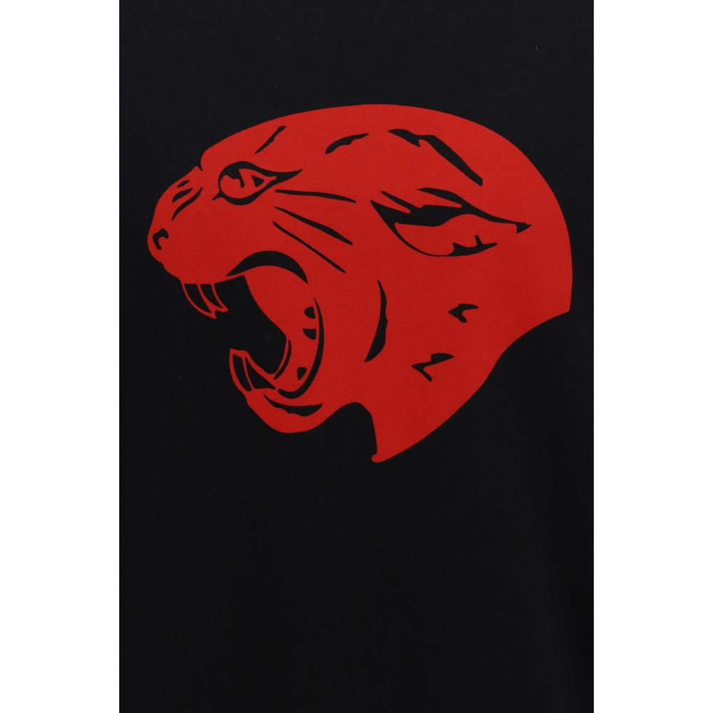 T-Shirt by Valentino Garavani for men in cotton black, signature & print features an edgy silhouette, meticulously detailed with a sophisticated and round neckline for a truly edgy finish.