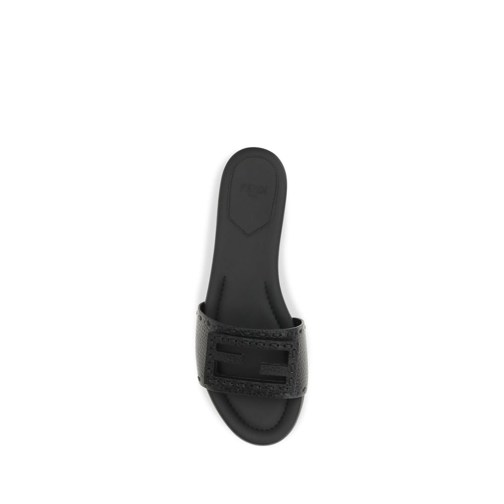 Flat Sandals by Fendi for women in bos taurus calfskin leather black & print features an statuesque Women's Bos Taurus Calfskin Leather Flat Sandals silhouette with a refined flat and elegant round toe style.
