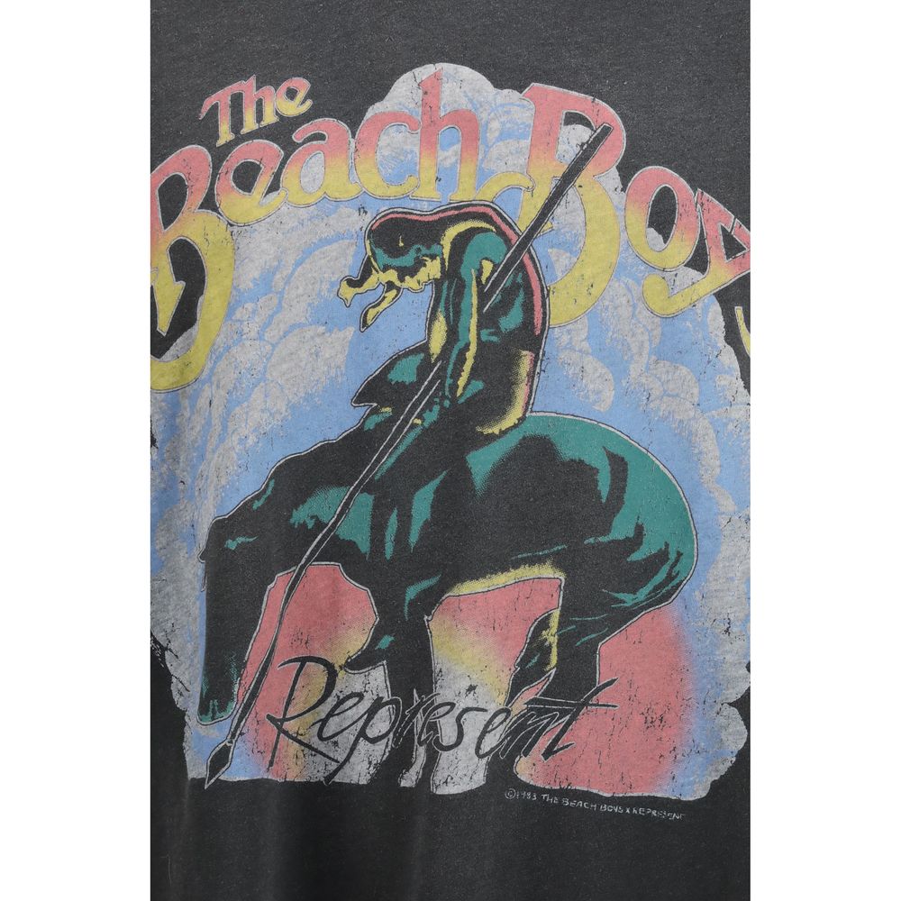 T-Shirt by Represent for men in cotton gray & print showcases a fashionable silhouette, elegantly detailed with a fashionable and for a sophisticated, high-fashion look.