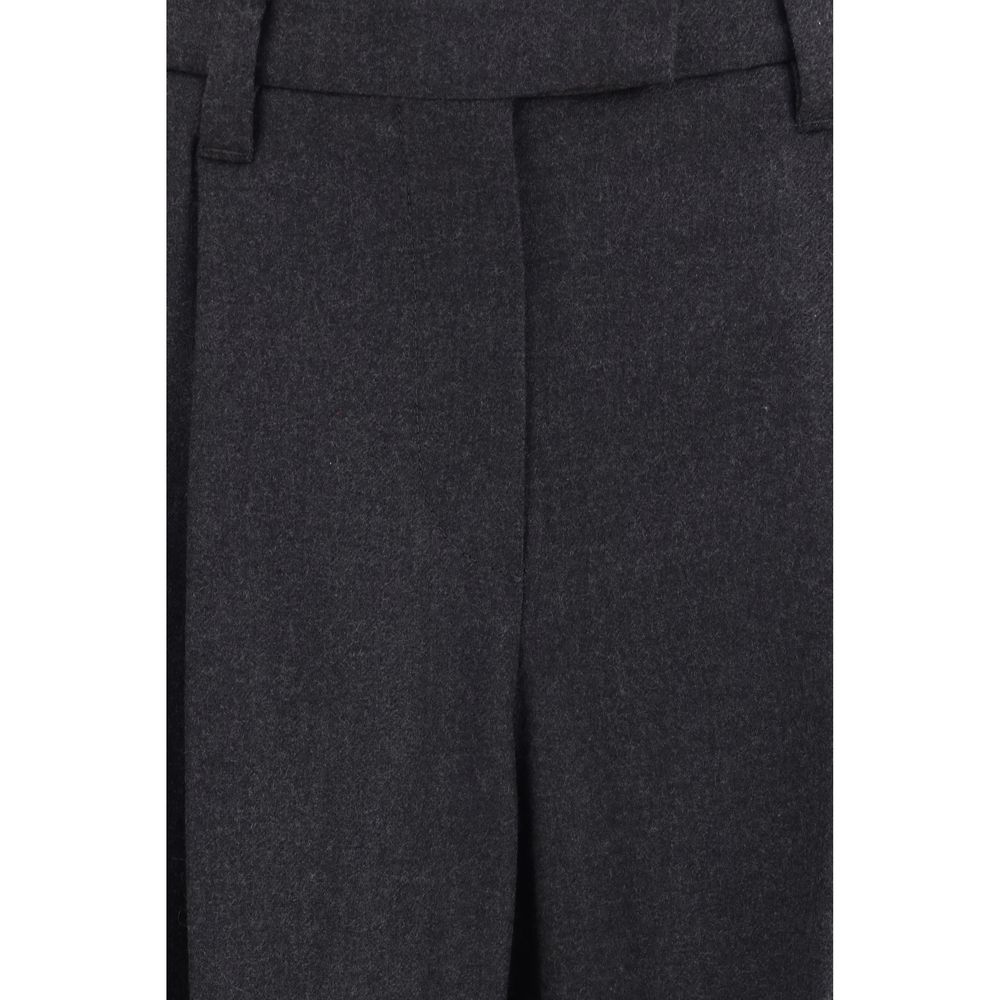 Trousers by Brunello Cucinelli for women in virgin wool gray presents a smart silhouette, meticulously detailed with a smart straight-leg & regular-fit, a smart long, and a smart .