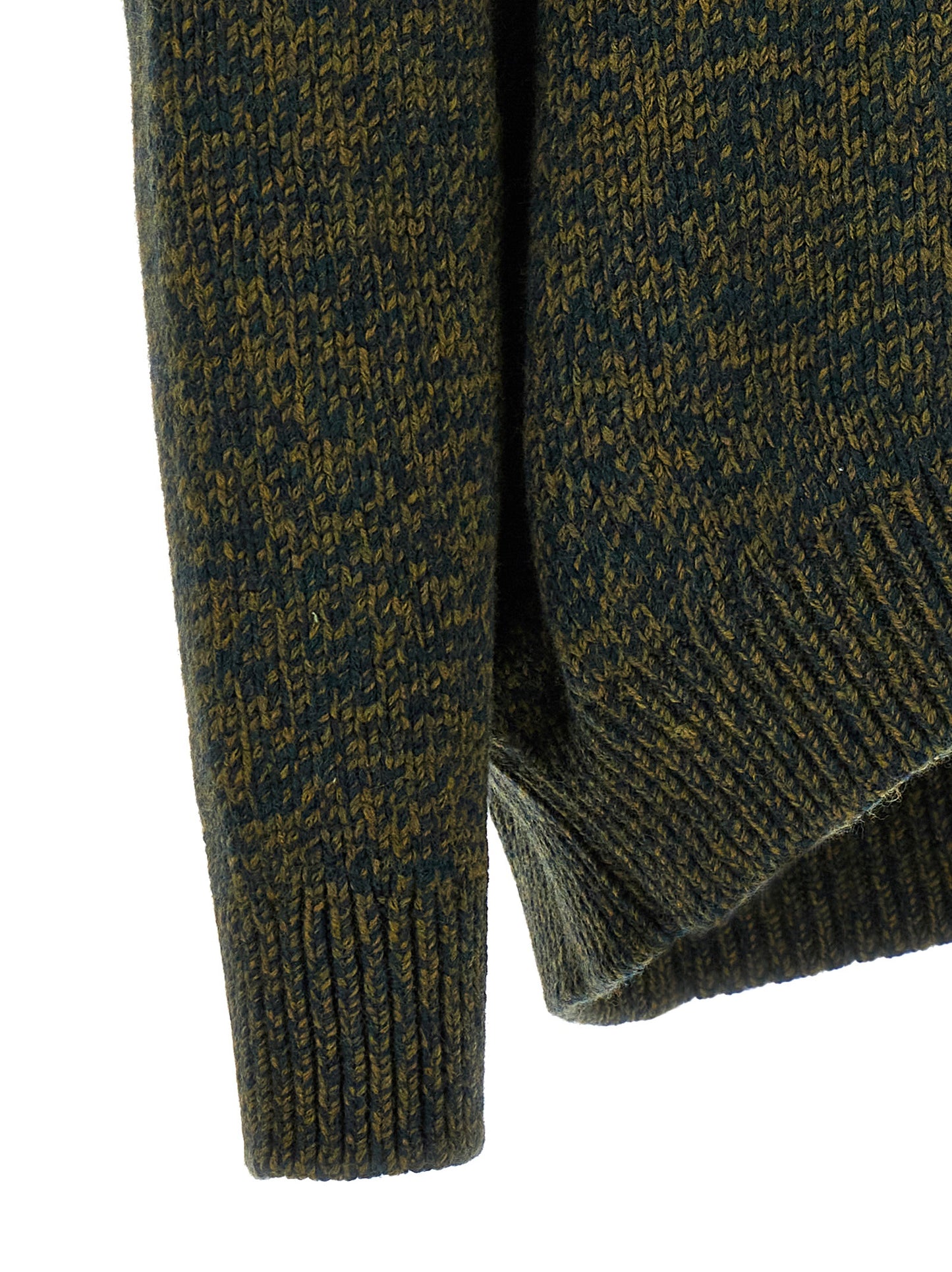 Cardigan by Loewe for women in polyester & wool bicolour & green showcases a luxurious silhouette, meticulously detailed with a sophisticated and for a refined finish.