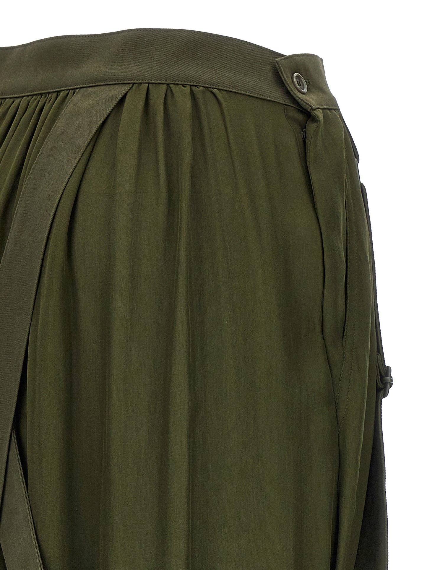 Skirt by Max Mara for women in silk cotton chiffon bicolour & green features a contoured silhouette from the Women's Silk Cotton Chiffon Mini Skirt collection, characterized by its contoured mini for a contoured finish.