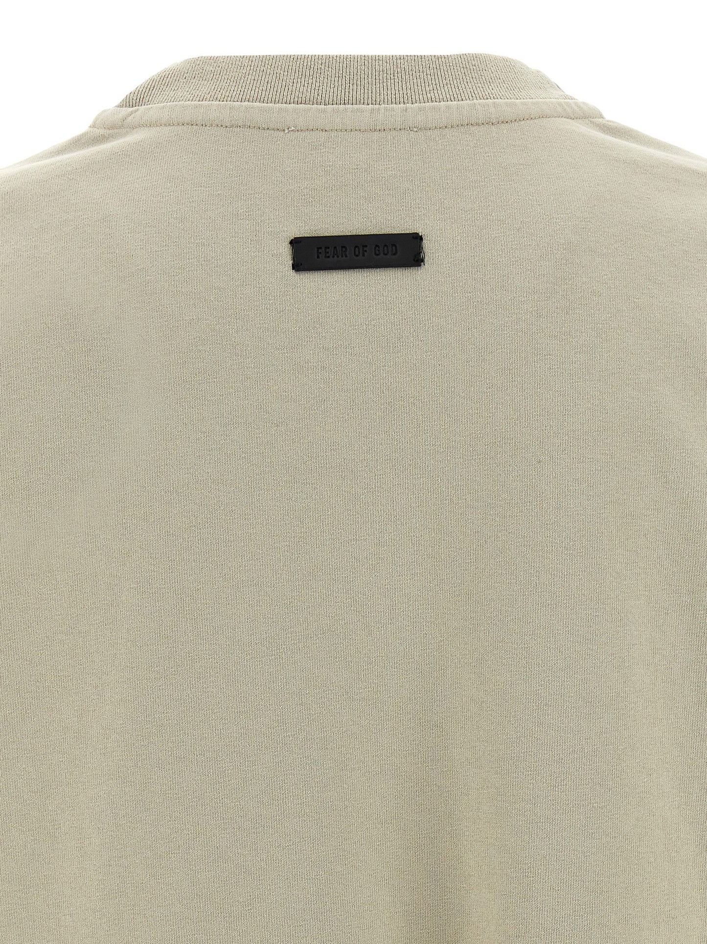 T-Shirt by Fear Of God for men in leather & cotton gray features an edgy silhouette, meticulously detailed with a sophisticated and for a truly edgy finish.
