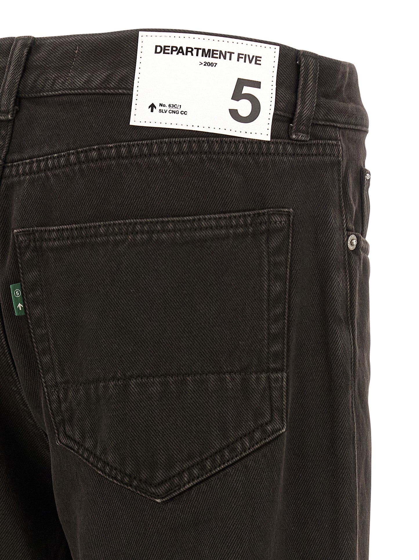 Jeans by Department 5 for men in denim cotton black features a polished silhouette with a polished tapered-leg, straight-leg & cropped, reaching a polished cropped and finished with a polished mid rise.