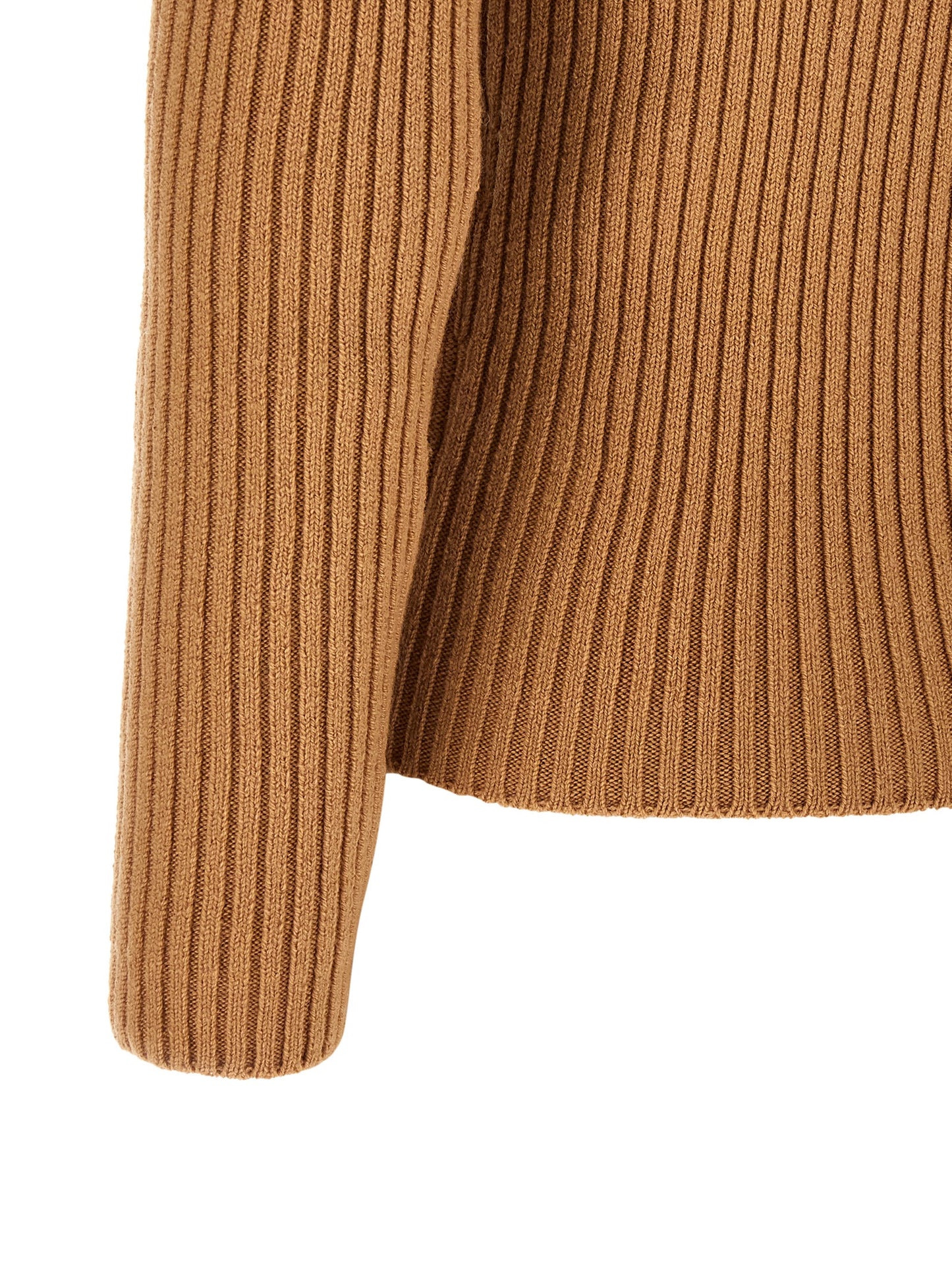 Cardigan by Max Mara for women in polyamide & cashmere beige showcases a captivating silhouette, artfully detailed with a captivating and for a truly sophisticated captivating look.