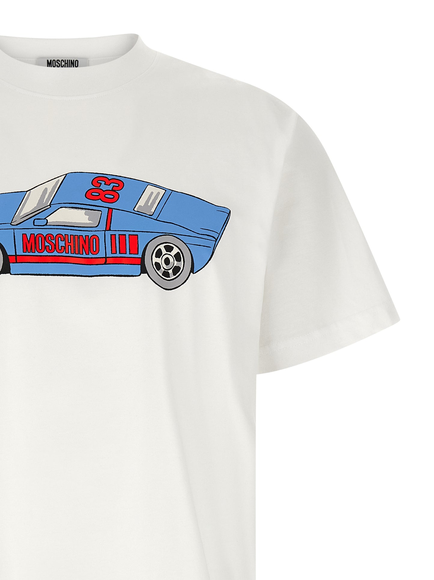 T-Shirt by Moschino for men in cotton white & print features an edgy silhouette, meticulously detailed with a sophisticated and for a truly edgy finish.