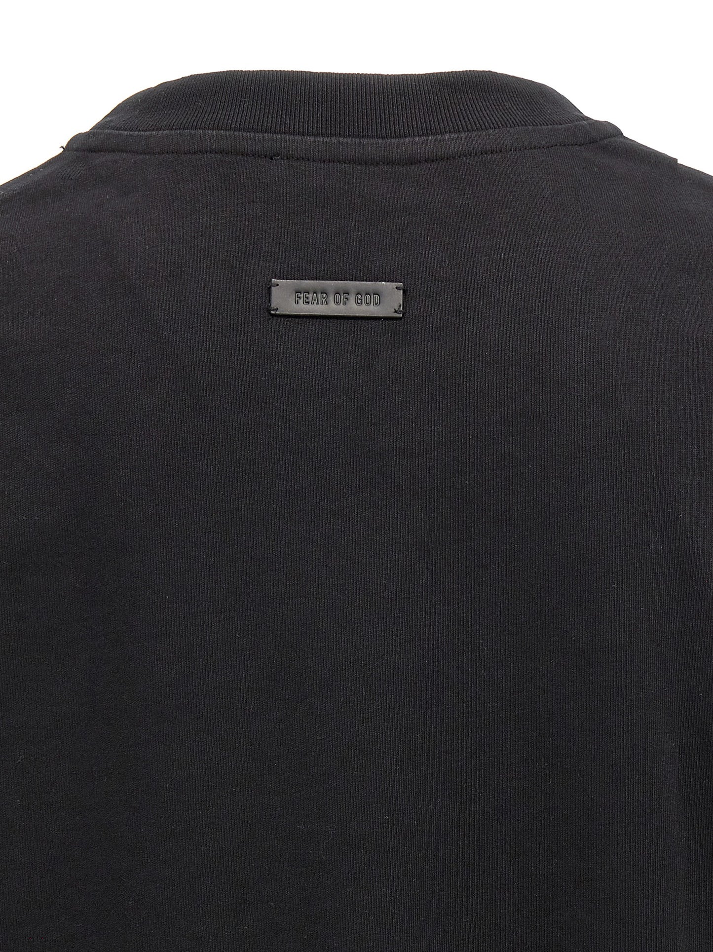 T-Shirt by Fear Of God for men in leather & cotton black features an edgy silhouette, meticulously detailed with a sophisticated and for a truly edgy finish.
