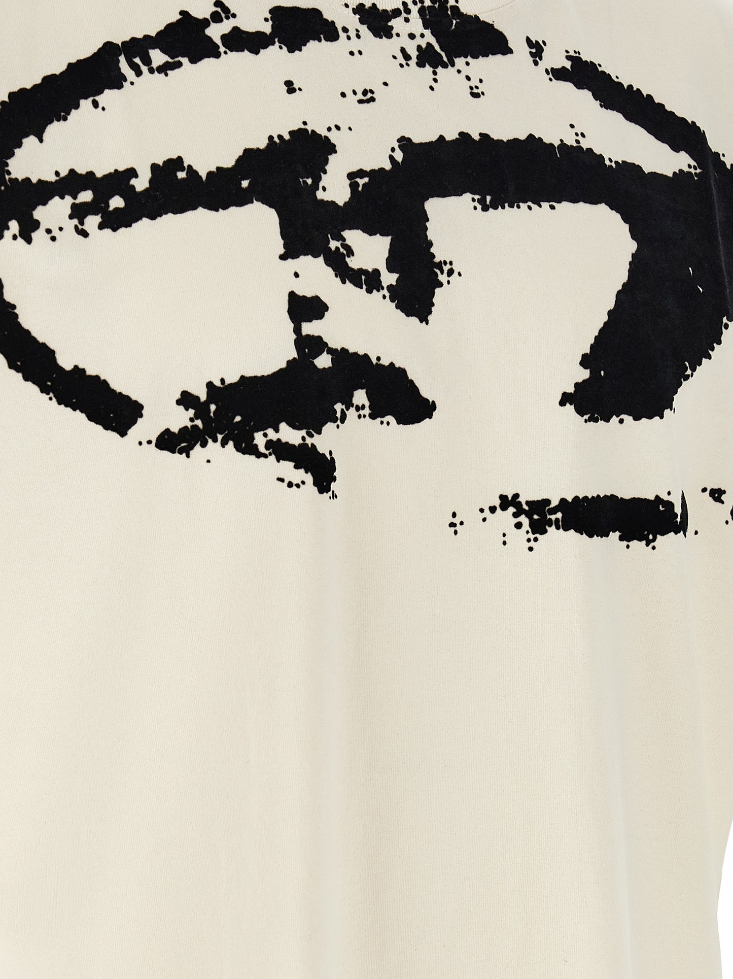 T-Shirt by Diesel for men in cotton bicolour, black, white & print showcases a unassuming silhouette, artfully detailed with a refined and unassuming for a sophisticated, contemporary look.