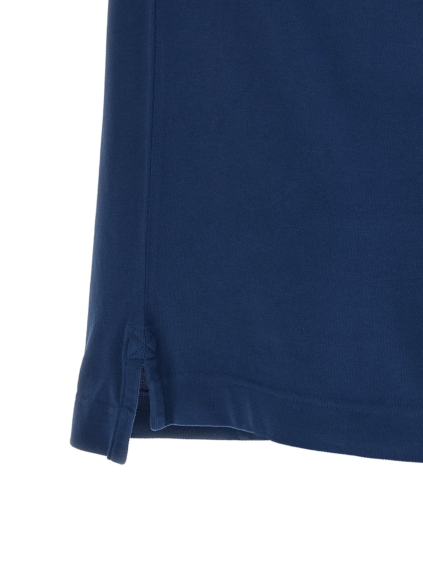 This Polo Shirt by Canada Goose for men in cotton blue presents a flawless silhouette, showcasing flawless detailing and a refined for a truly flawless aesthetic.