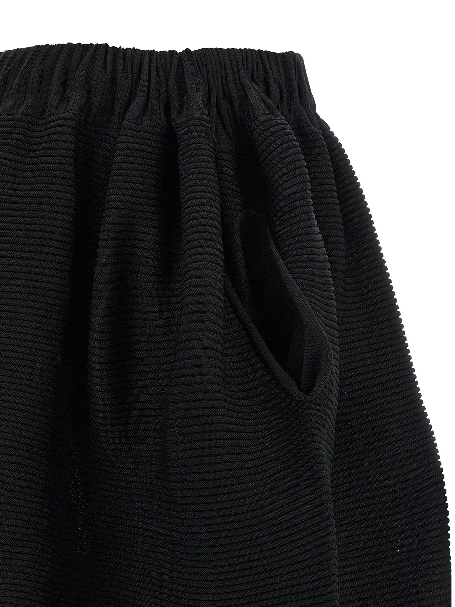 Skirt by Issey Miyake for women in polyester cotton & cupro black features a captivating silhouette, showcasing the captivating Women's Polyester Cotton & Cupro Skirt design with a sophisticated midi for a captivating look.