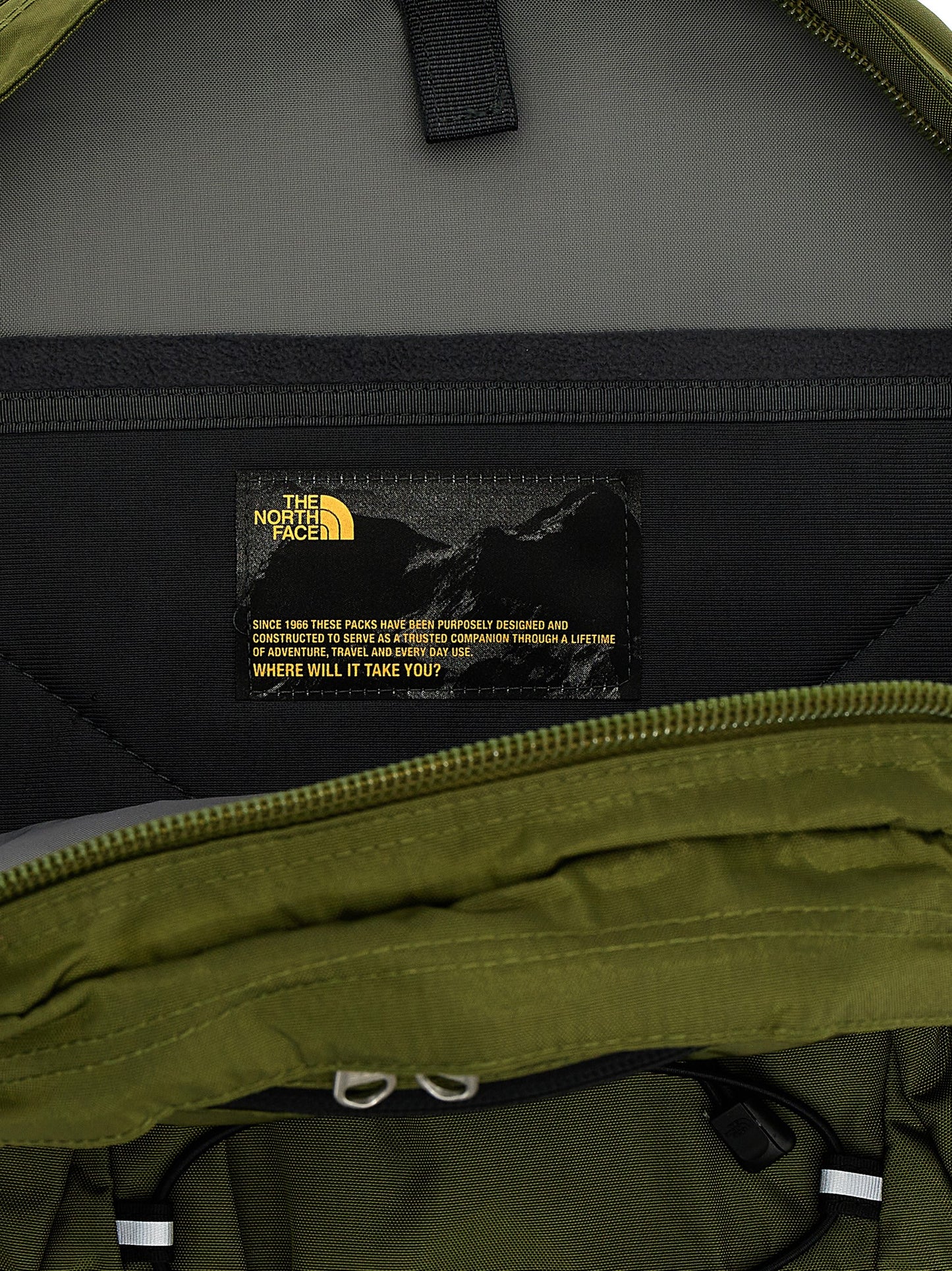 Backpack by The North Face for unisex in nylon & mesh bicolour & green showcases an architectural Borealis Classic Nylon & Mesh Backpack design, featuring a secure , ample laptop-compartment, and architectural backpack-strap & adjustable-strap for a sophisticated look.
