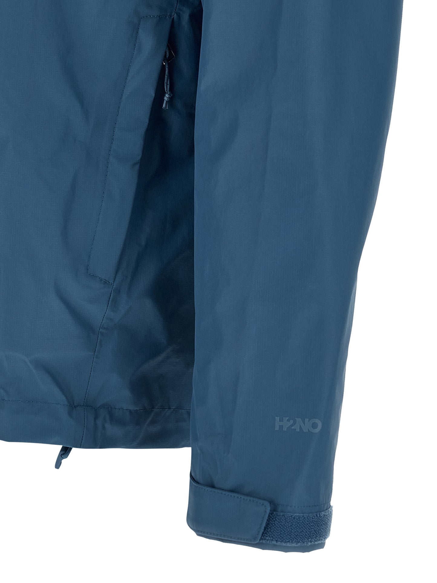 This Hooded Rain Coat by PATAGONIA for men in nylon fabric blue offers a perennial silhouette, showcasing a sophisticated and perennial water-resistant, hooded & windproof for a refined finish.