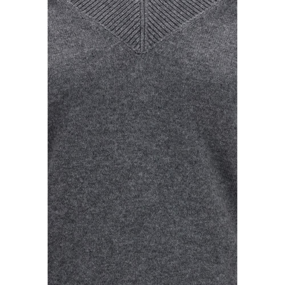 Sweater by Tom Ford for women in cashmere & capra leather gray showcases an masterful silhouette, artfully detailed with a masterful and for a sophisticated, premium finish.