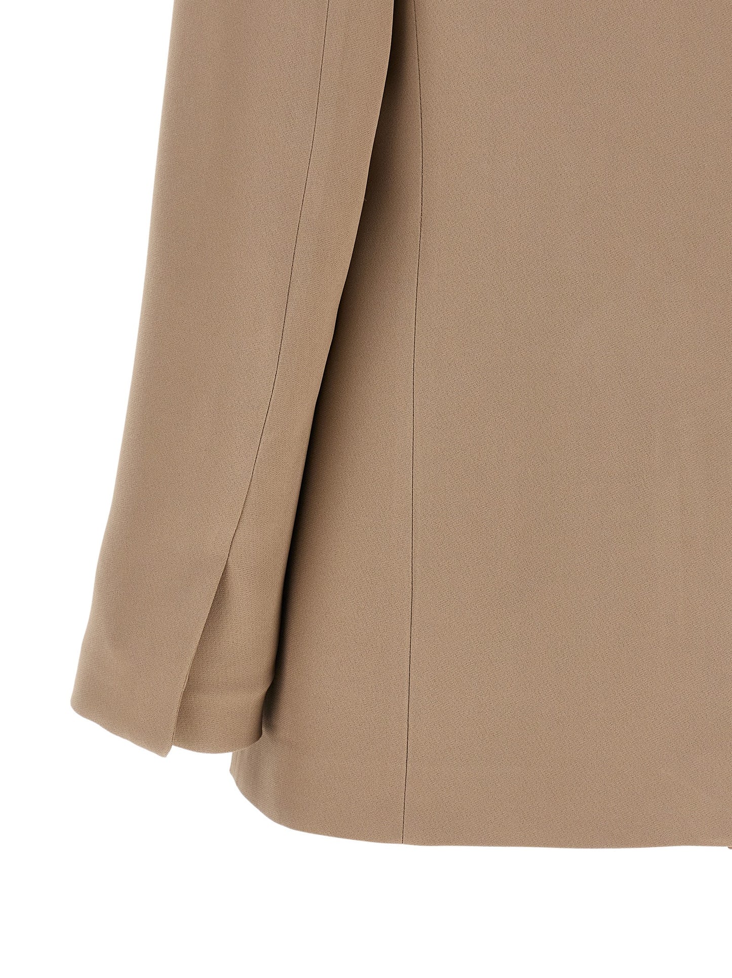 Blazer by Fabiana Filippi for women in linen twill viscose & acetate beige & camel features an sartorial silhouette, showcasing a sophisticated and sartorial for a truly sartorial finish.