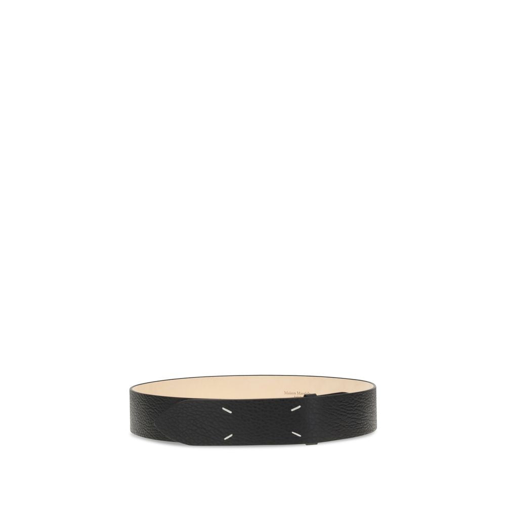 Belt by Maison Margiela for women in bos taurus calf leather black & signature features a versatile silhouette, artfully showcasing the versatile design of the Bos Taurus Calf Leather Belt for a sophisticated, premium finish.