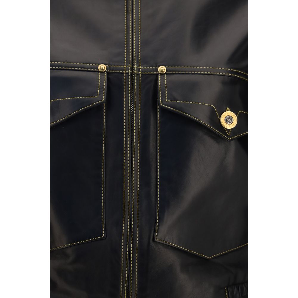 This Jacket by Versace for women in nappa leather black showcases a magnificent silhouette, meticulously crafted with a distinctive and functional pockets for a magnificent finish.