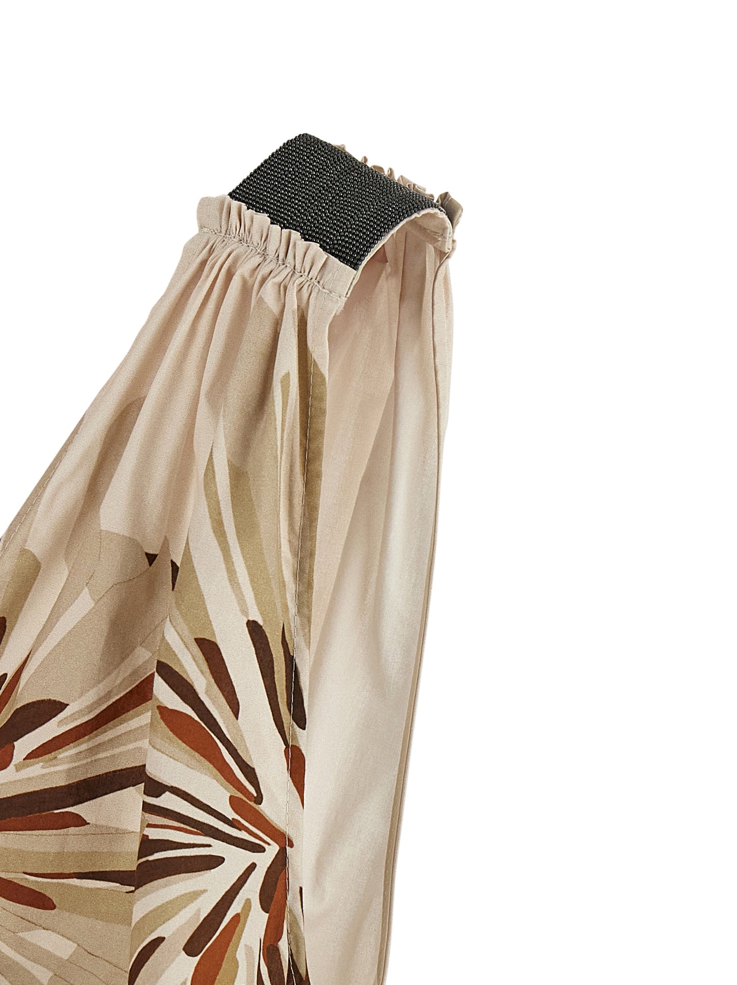 Dress by Brunello Cucinelli for women in cotton beige, brown, natural & print features an sultry silhouette defined by a and , falling to an sultry midi for a sultry look.