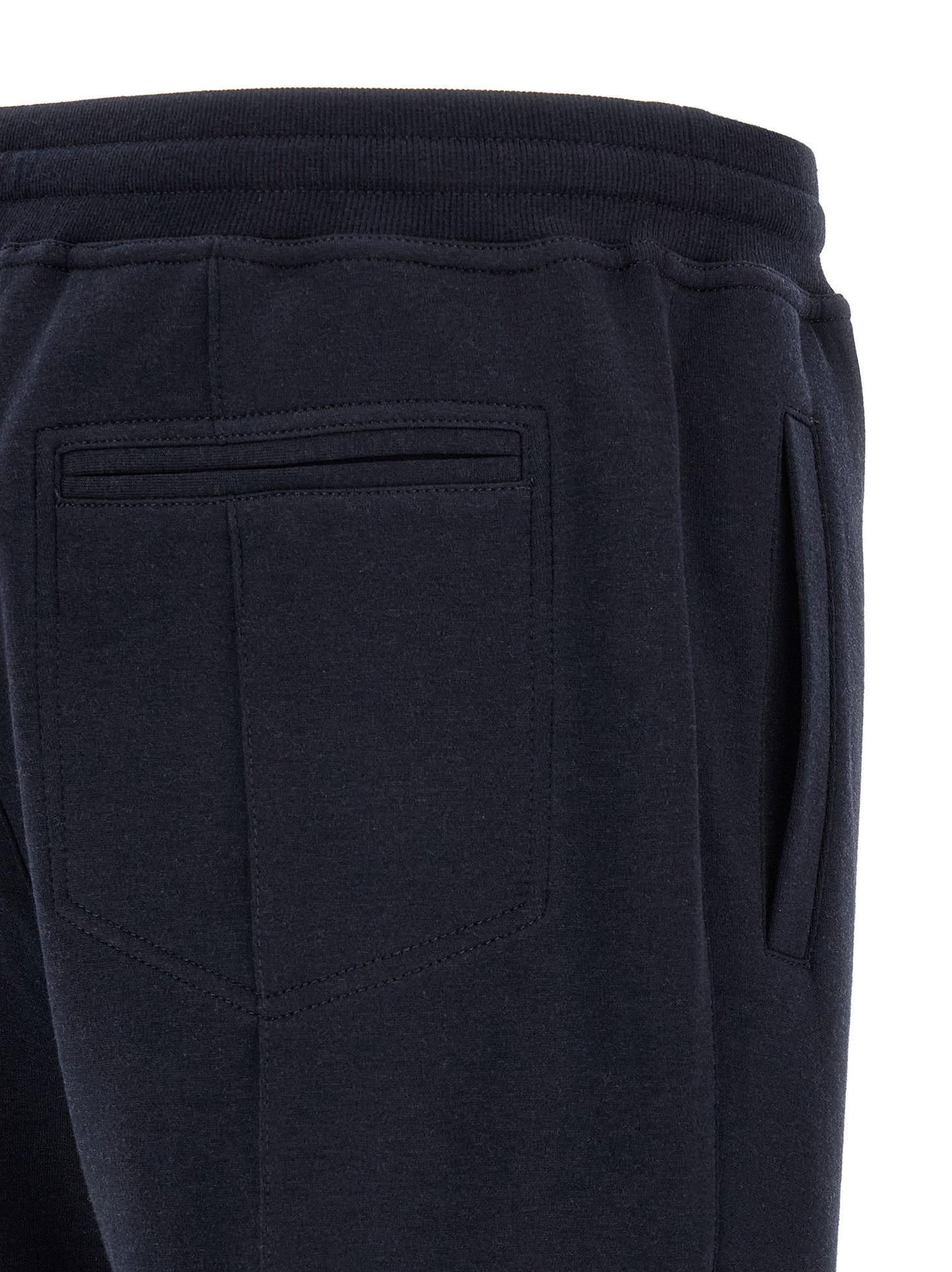 Joggers by Brunello Cucinelli for men in cashmere & silk blue features an sophisticated and tapered-leg & regular-fit with a precise long, creating a sophisticated and sophisticated silhouette.