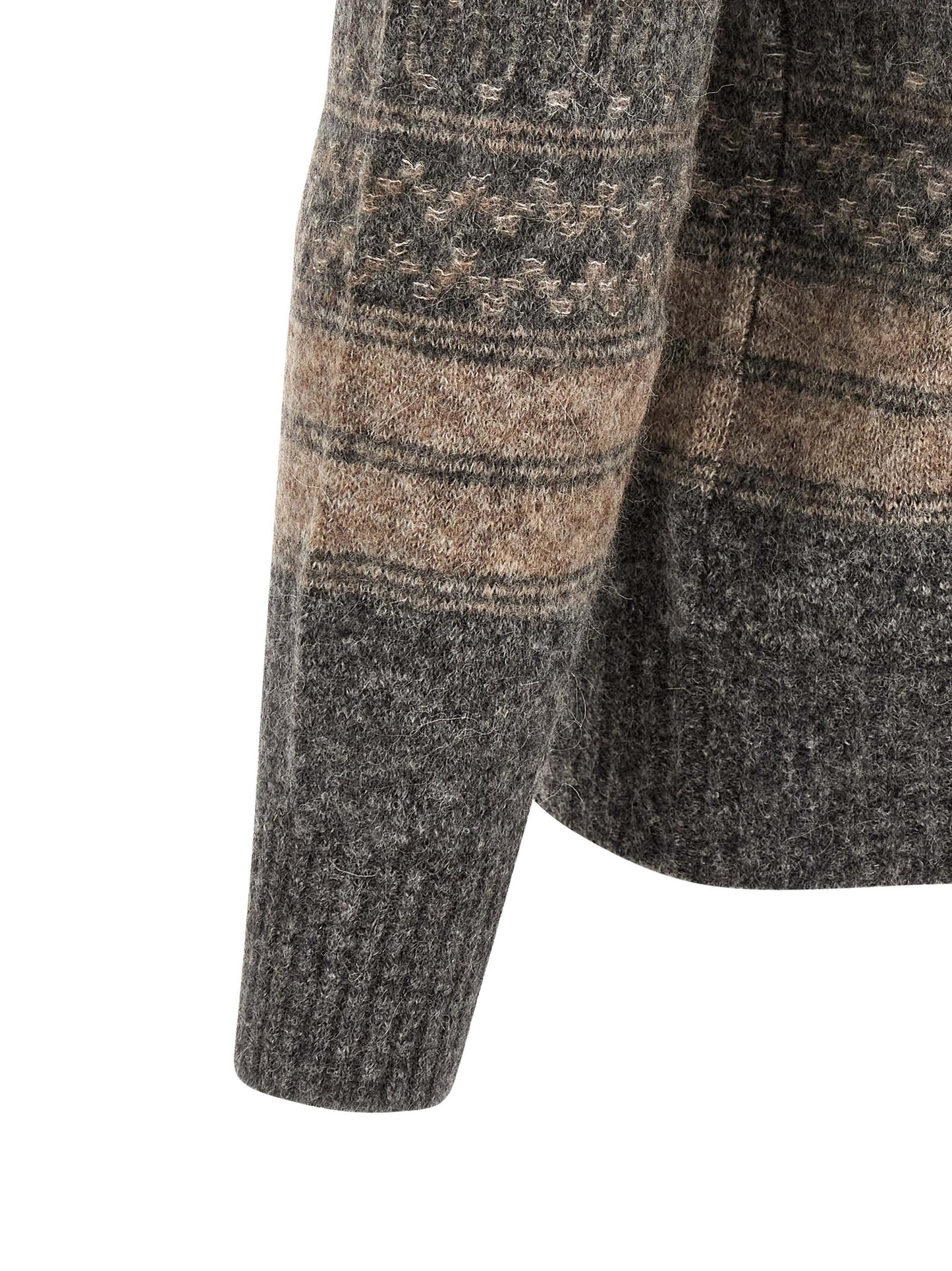 Cardigan by Brunello Cucinelli for men in cashmere & alpaca wool gray & jacquard showcases a luxurious silhouette, meticulously detailed with a sophisticated and for a refined finish.