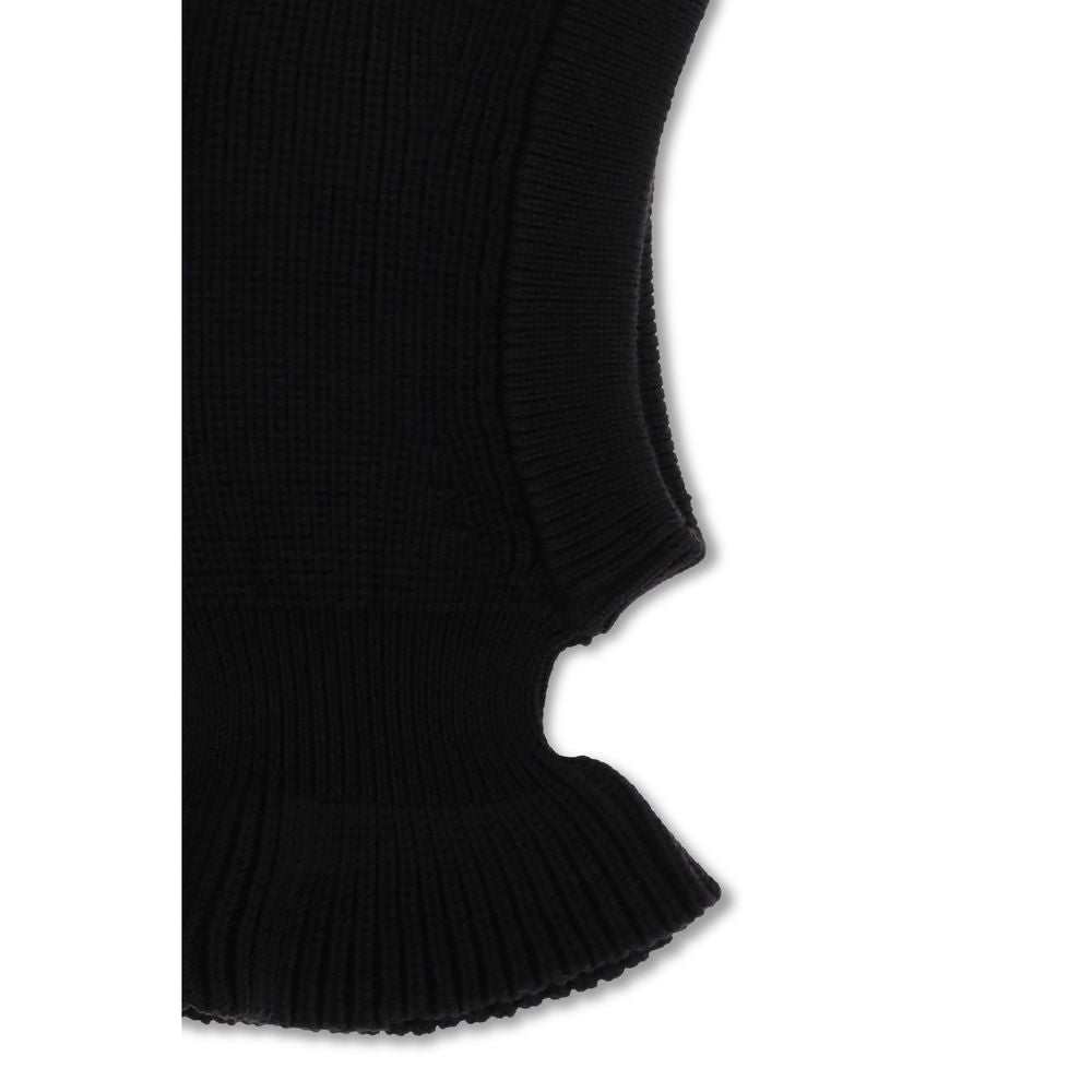 Balaclava by Lemaire for men in merino wool black features a beach chic design, perfectly capturing the essence of the Merino Wool Balaclava collection.