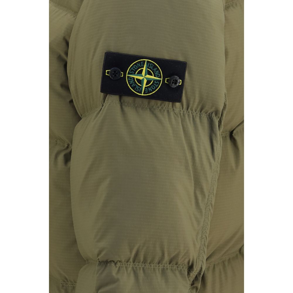 Hooded Puffer Jacket by Stone Island for men in cordura & nylon bicolour showcases a bohemian silhouette, artfully detailed with a bohemian and signature pockets, hooded & insulated for a truly bohemian finish.