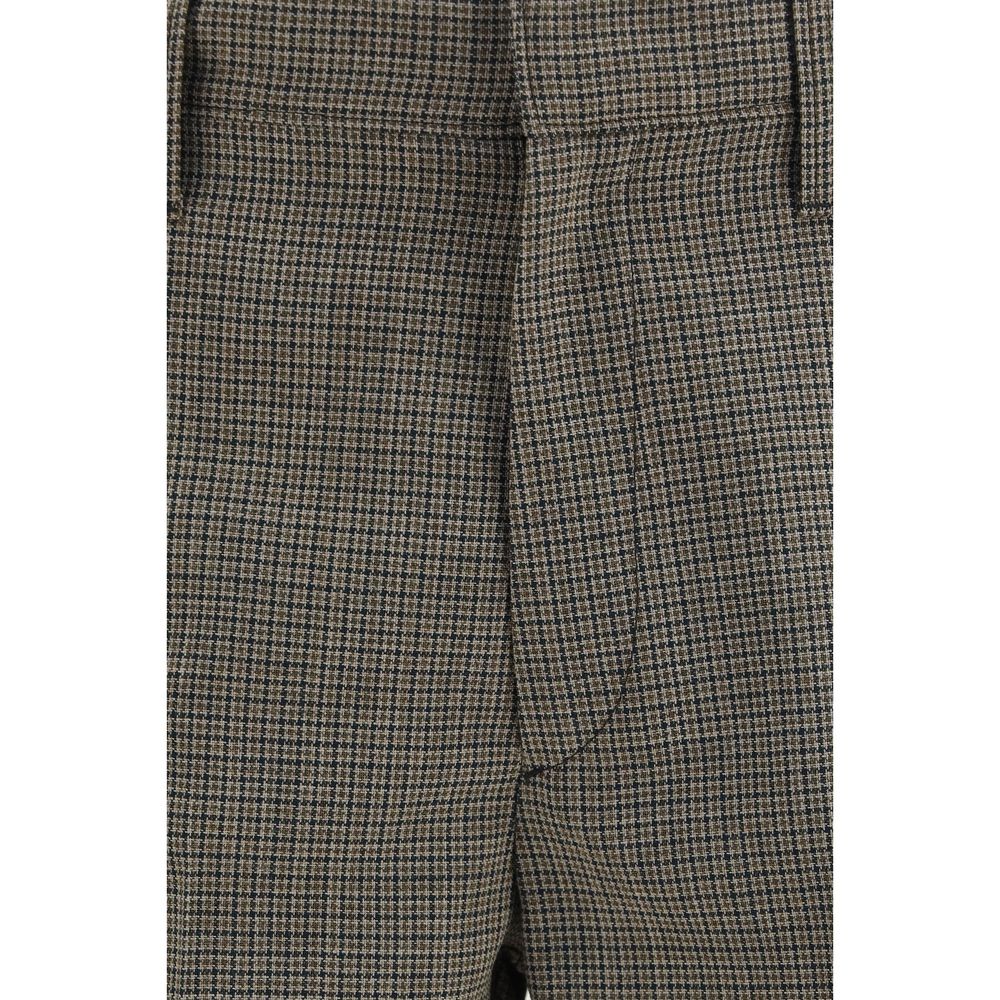 Trousers by Prada for men in wool brown, patterned & checked presents a perennial silhouette, meticulously tailored with a regular-fit & slim cut, long finish, and an elegant .