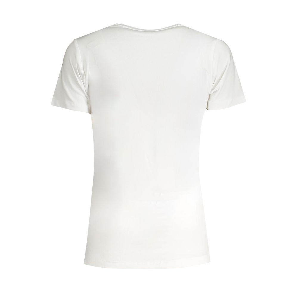 T-Shirt by Pepe Jeans for women in cotton white features a plush silhouette, showcasing a sophisticated and for a truly plush finish.