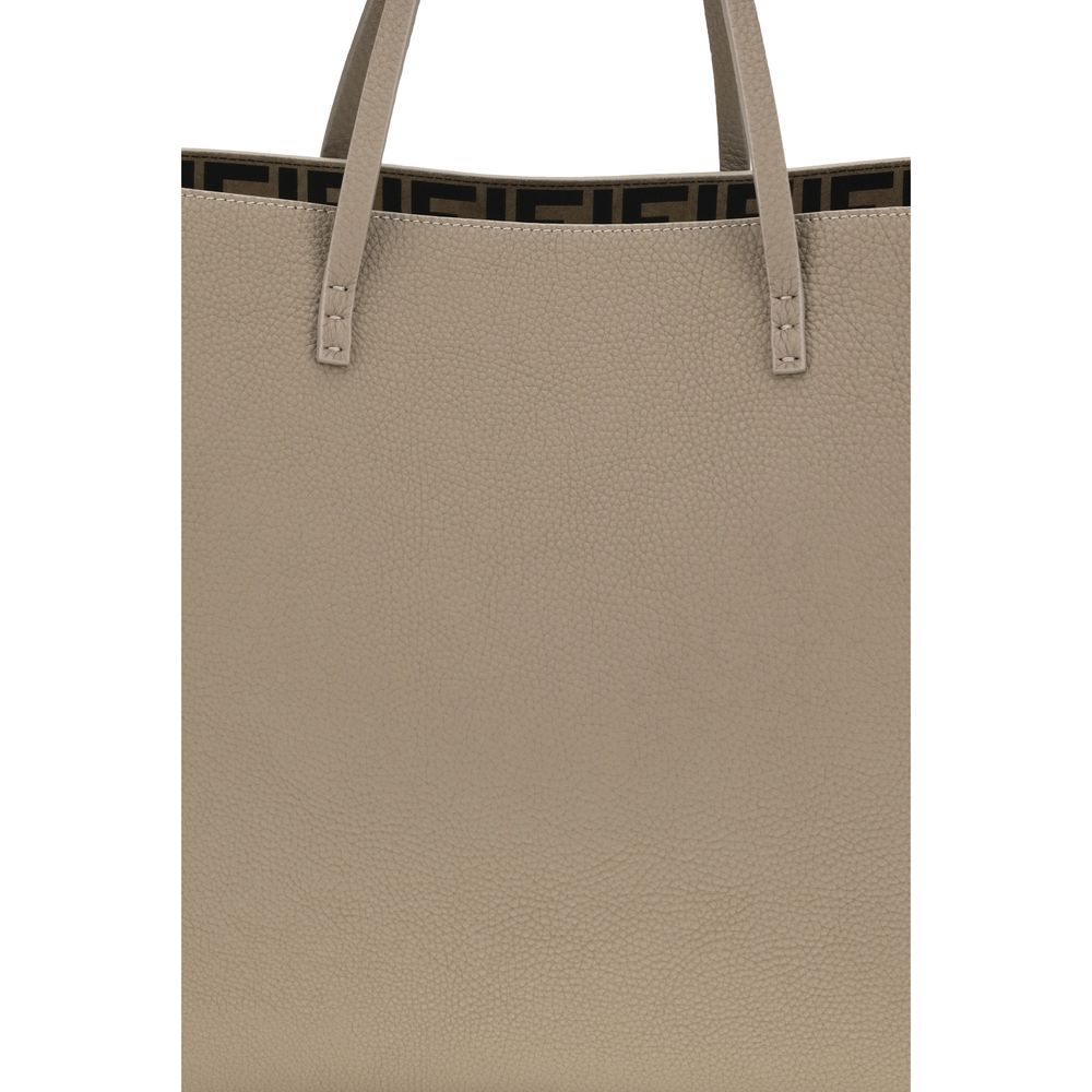 Tote Shoulder Bag by Fendi for women in bos taurus calfskin leather beige & natural features a effortless sophistication silhouette, secured by a zipper with ample and versatile shoulder-strap & handle for a effortless sophistication finish.