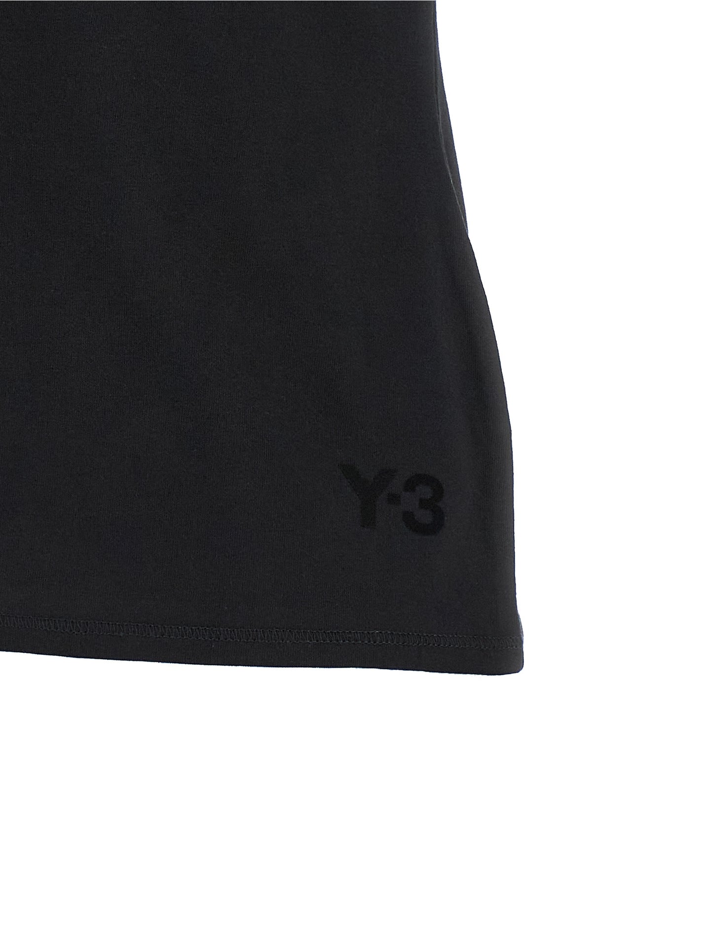 T-Shirt by Y-3 for women in cotton black showcases a chic silhouette, artfully detailed with a chic and for a chic finish.