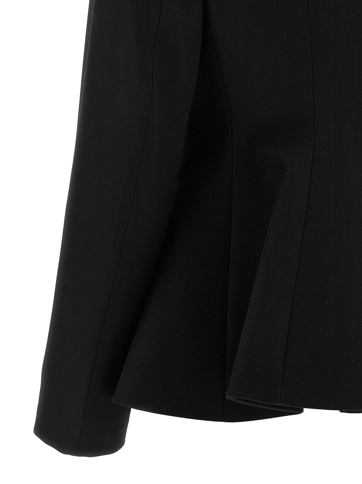 Blazer by Fendi for women in virgin wool black showcases a discerning silhouette, elegantly detailed with a sophisticated and premium for a truly discerning finish.