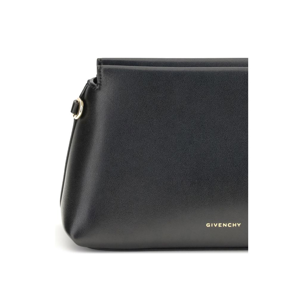 Wallet by Givenchy for women in bos taurus calf leather black, gold & signature presents a refined silhouette, artfully capturing the essence of the Bos Taurus Calf Leather Wallet design with sophisticated compact-design for a refined look.